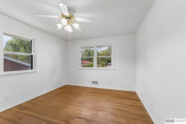 5313 Grand Avenue, Omaha, NE 68104