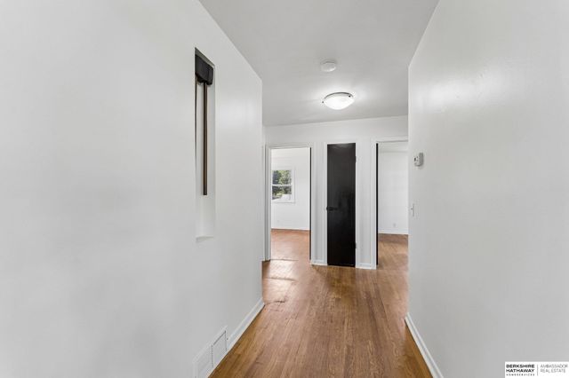 5313 Grand Avenue, Omaha, NE 68104