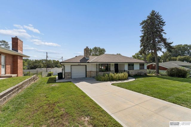 5313 Grand Avenue, Omaha, NE 68104