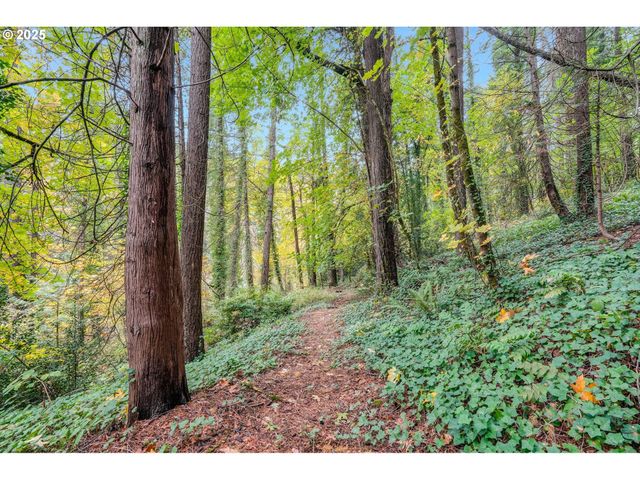 2465 Sw 87TH Ave, Portland, OR 97225