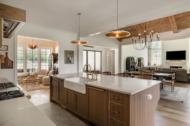 1936 Silver Fox Rd, Thompsons Station, TN 37179