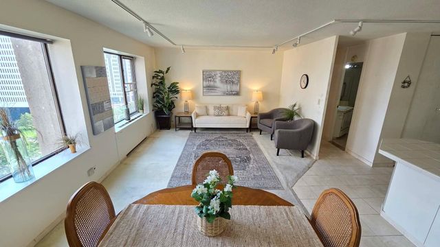 15 S 1st St A1512, Minneapolis, MN 55401