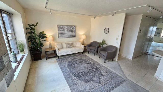 15 S 1st St A1512, Minneapolis, MN 55401