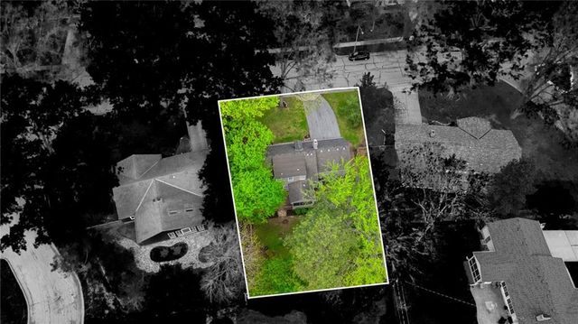 7633 Tomahawk Road, Prairie Village, KS 66208