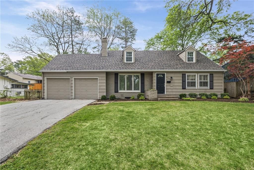 7633 Tomahawk Road, Prairie Village, KS 66208