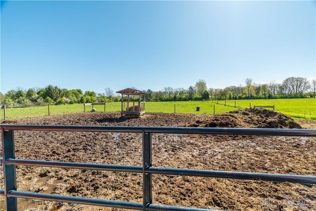 7820 Arlington Road, Brookville, OH 45309