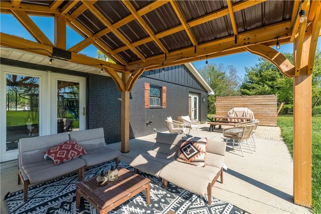 7820 Arlington Road, Brookville, OH 45309