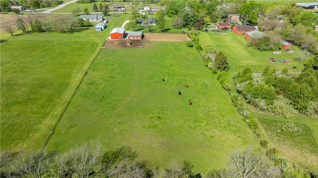 7820 Arlington Road, Brookville, OH 45309