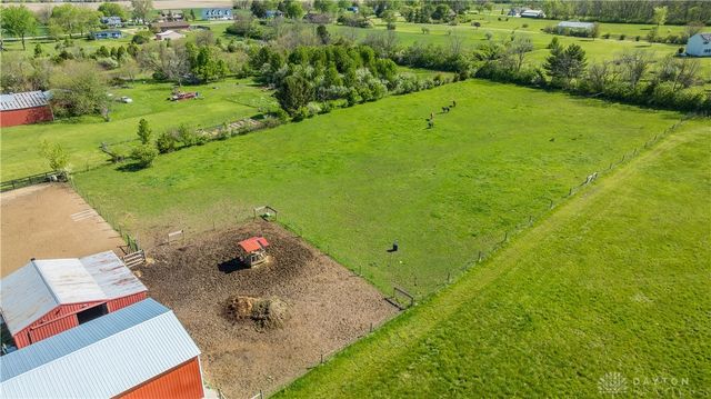 7820 Arlington Road, Brookville, OH 45309