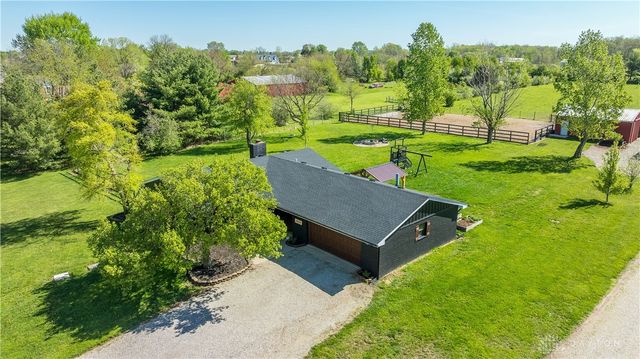 7820 Arlington Road, Brookville, OH 45309