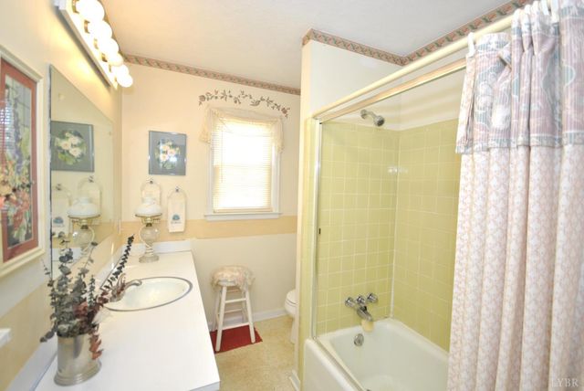 212 Chesterfield Road, Lynchburg, VA 24502