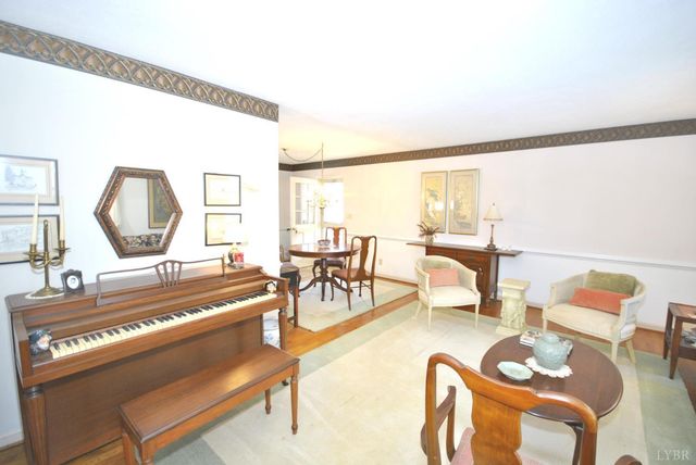 212 Chesterfield Road, Lynchburg, VA 24502