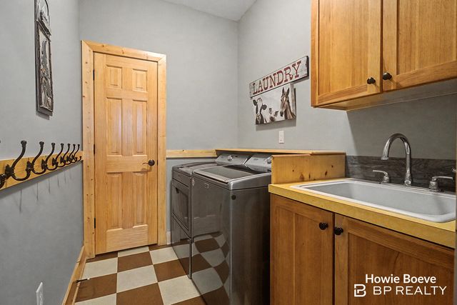 6175 Lake Shore Drive, Newaygo, MI 49337