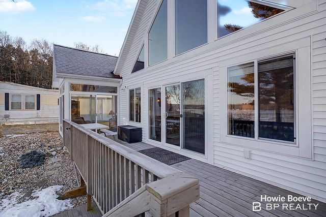 6175 Lake Shore Drive, Newaygo, MI 49337