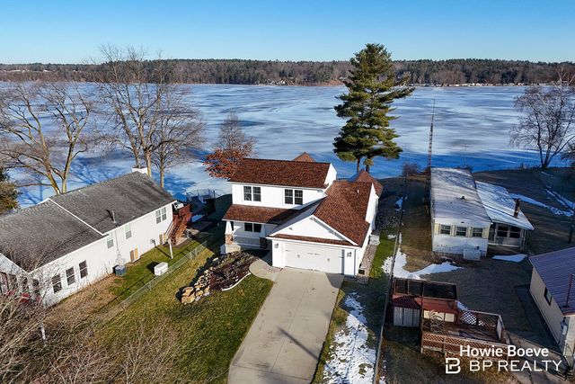 6175 Lake Shore Drive, Newaygo, MI 49337