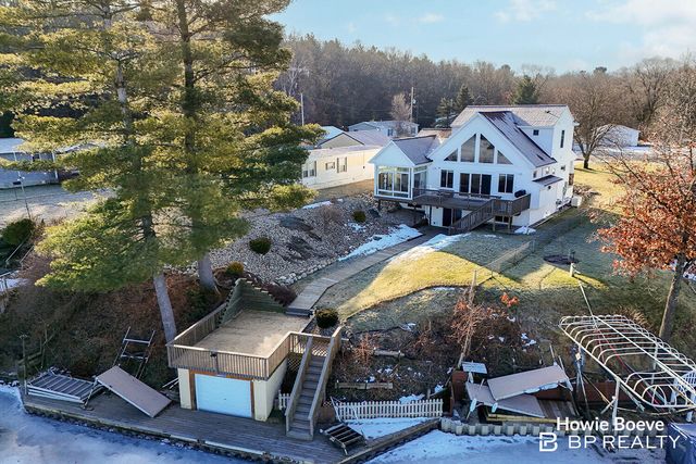 6175 Lake Shore Drive, Newaygo, MI 49337