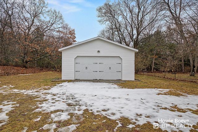 6175 Lake Shore Drive, Newaygo, MI 49337