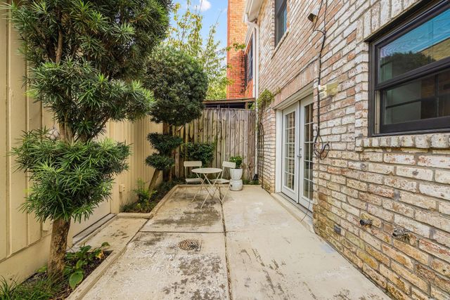 604 Augusta Drive 604, Houston, TX 77057