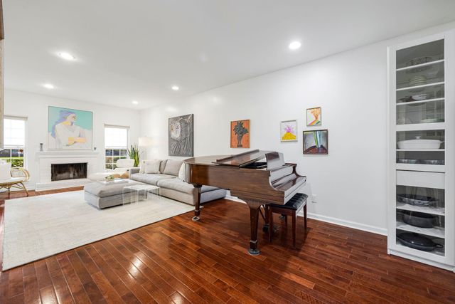 604 Augusta Drive 604, Houston, TX 77057