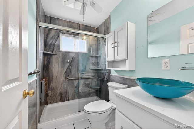 18209 Winwood Avenue, Brownstown, MI 48193