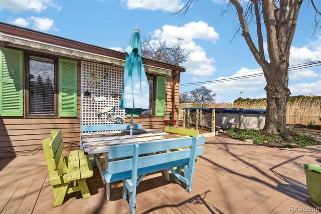 18209 Winwood Avenue, Brownstown, MI 48193