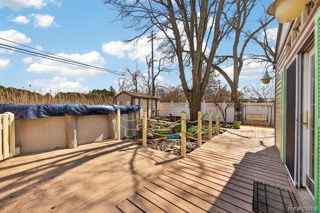 18209 Winwood Avenue, Brownstown, MI 48193