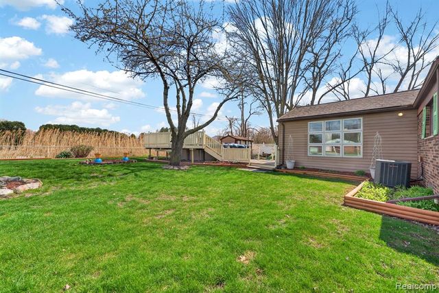 18209 Winwood Avenue, Brownstown, MI 48193