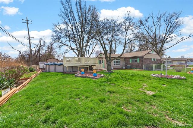 18209 Winwood Avenue, Brownstown, MI 48193