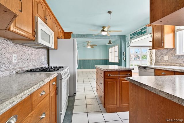 18209 Winwood Avenue, Brownstown, MI 48193