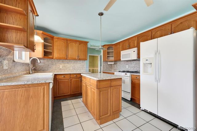 18209 Winwood Avenue, Brownstown, MI 48193