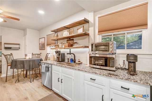 524 E 13th Avenue, Belton, TX 76513