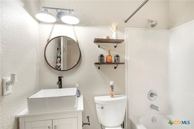 524 E 13th Avenue, Belton, TX 76513