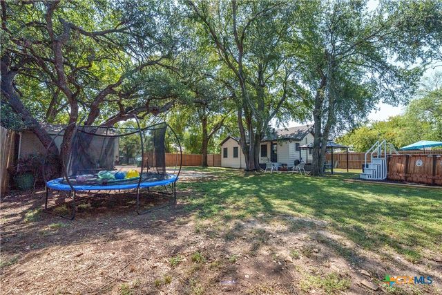 524 E 13th Avenue, Belton, TX 76513