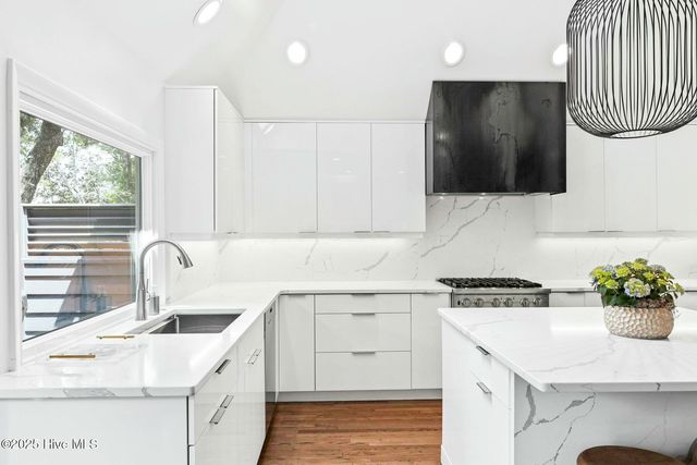 6412 Westport Drive, Wilmington, NC 28409