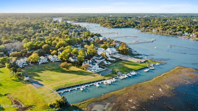 6412 Westport Drive, Wilmington, NC 28409