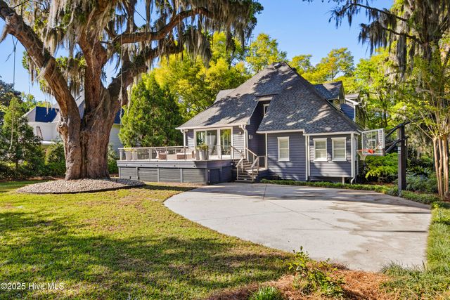 6412 Westport Drive, Wilmington, NC 28409