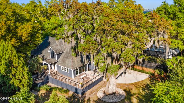 6412 Westport Drive, Wilmington, NC 28409