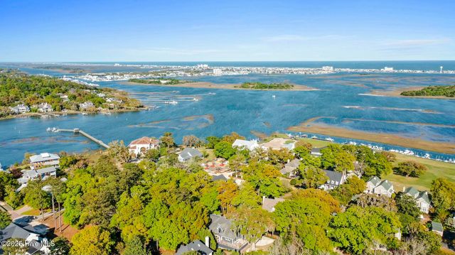 6412 Westport Drive, Wilmington, NC 28409