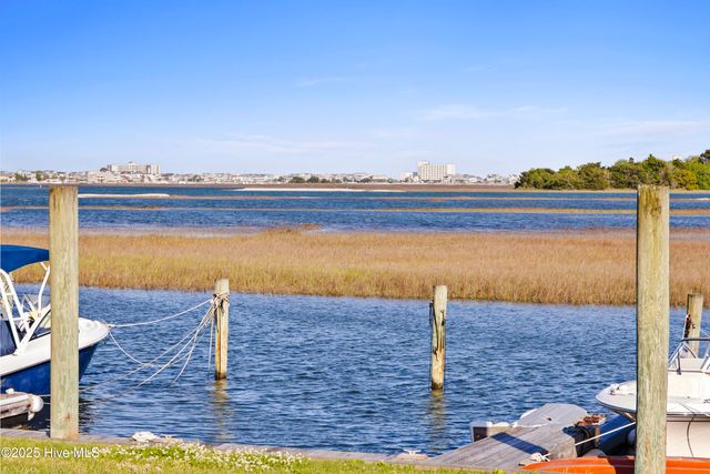 6412 Westport Drive, Wilmington, NC 28409