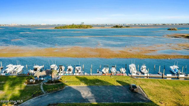 6412 Westport Drive, Wilmington, NC 28409