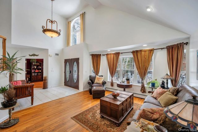 18 Darcy Avenue, Manorville, NY 11949