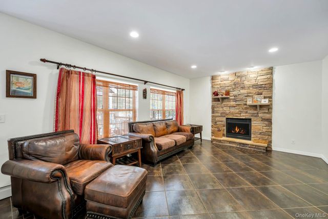 18 Darcy Avenue, Manorville, NY 11949