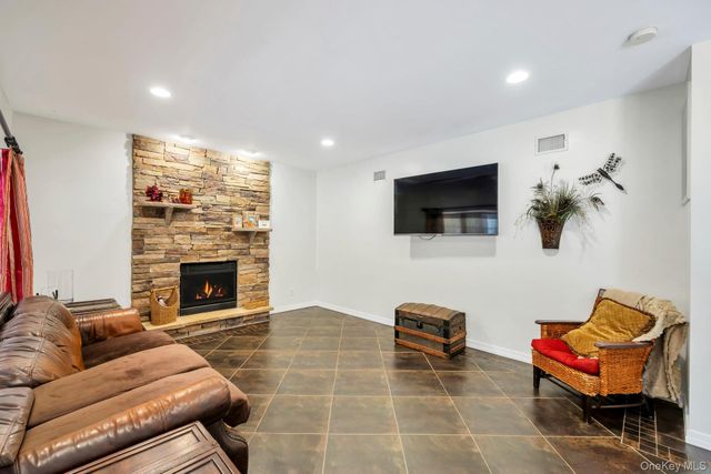 18 Darcy Avenue, Manorville, NY 11949