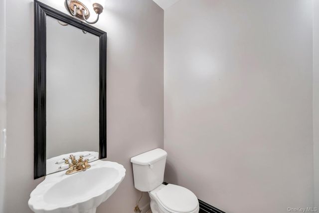 18 Darcy Avenue, Manorville, NY 11949