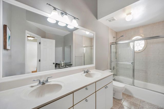 18 Darcy Avenue, Manorville, NY 11949