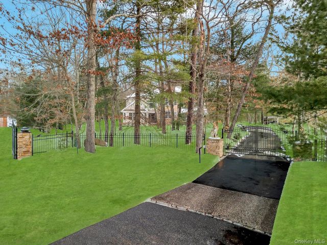 18 Darcy Avenue, Manorville, NY 11949