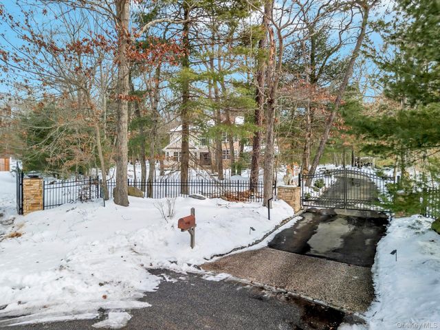 18 Darcy Avenue, Manorville, NY 11949