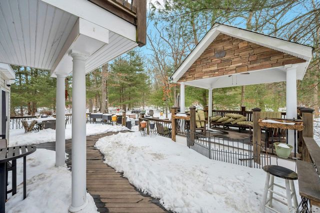 18 Darcy Avenue, Manorville, NY 11949