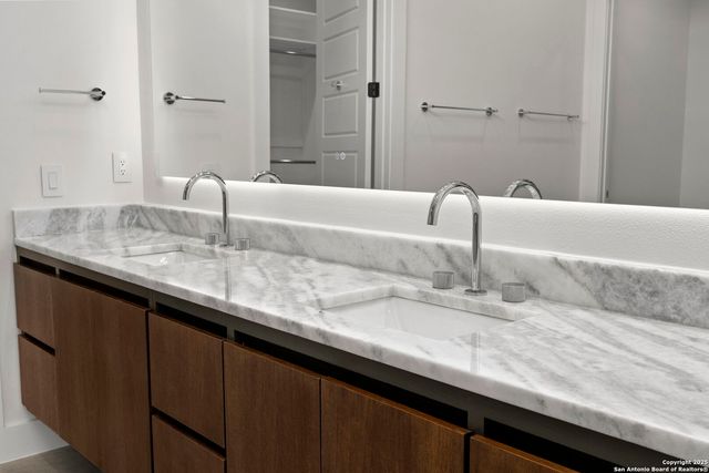 11019 Porter Springs, San Antonio, TX 78255