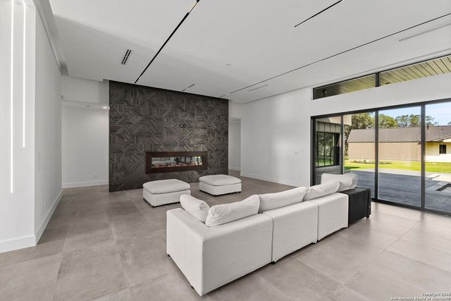 11019 Porter Springs, San Antonio, TX 78255